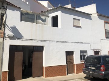 1 - Olvera, Property