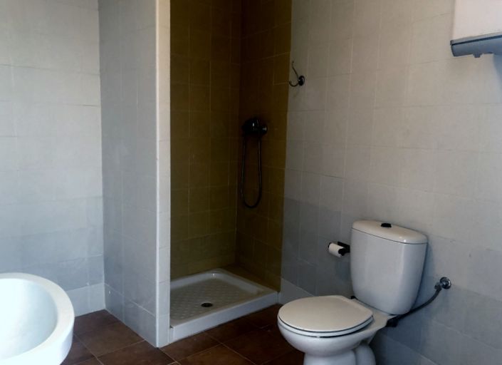 Image No.18-2 Bed Property for sale