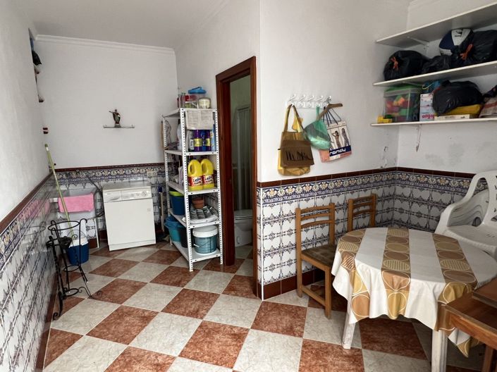 Image No.23-5 Bed Townhouse for sale