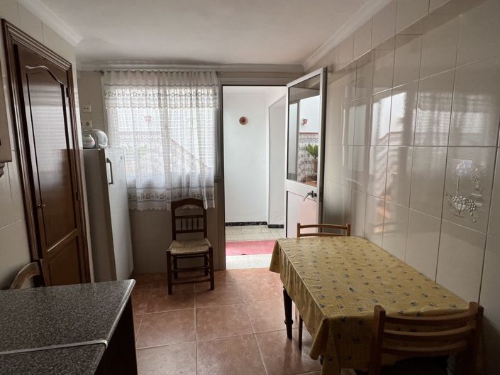 Image No.8-5 Bed Townhouse for sale