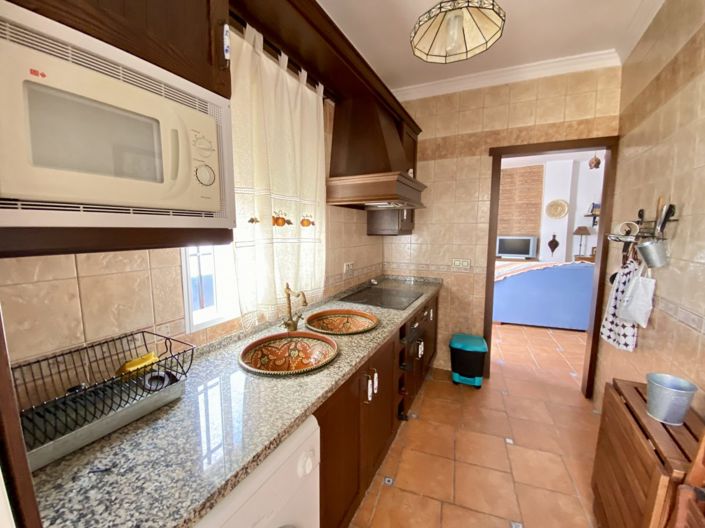 Image No.10-3 Bed Property for sale