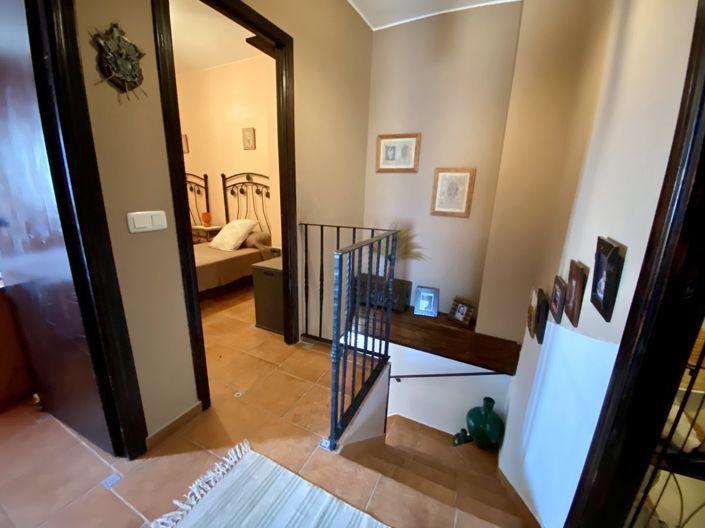 Image No.16-3 Bed Property for sale