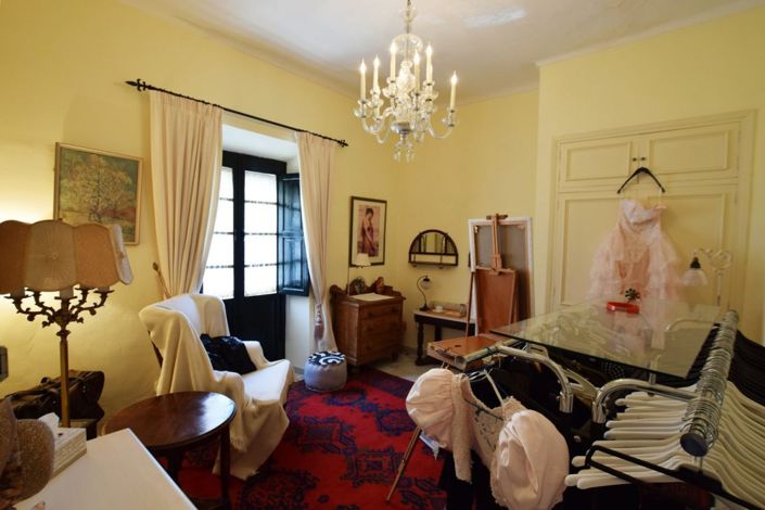 Image No.17-5 Bed Townhouse for sale