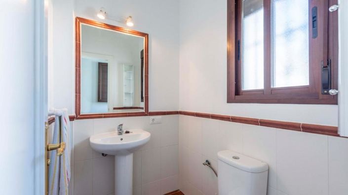 Image No.19-2 Bed Property for sale