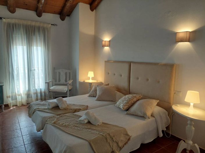 Image No.2-2 Bed Property for sale