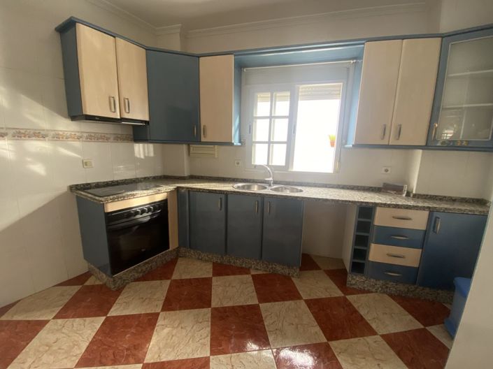 Image No.8-3 Bed Property for sale