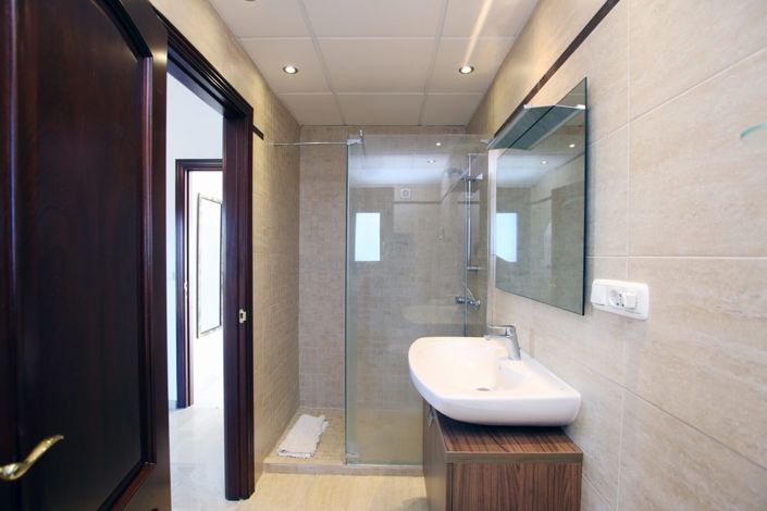 Image No.25-5 Bed Property for sale