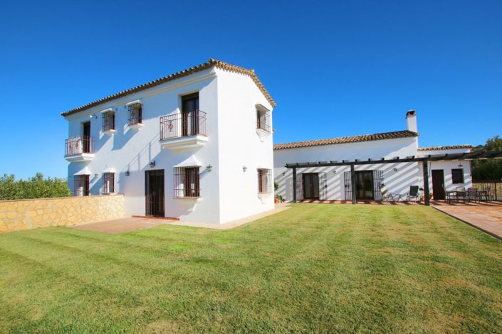 Image No.26-5 Bed Property for sale