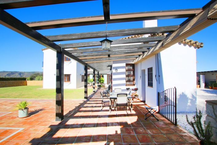 Image No.5-5 Bed Property for sale