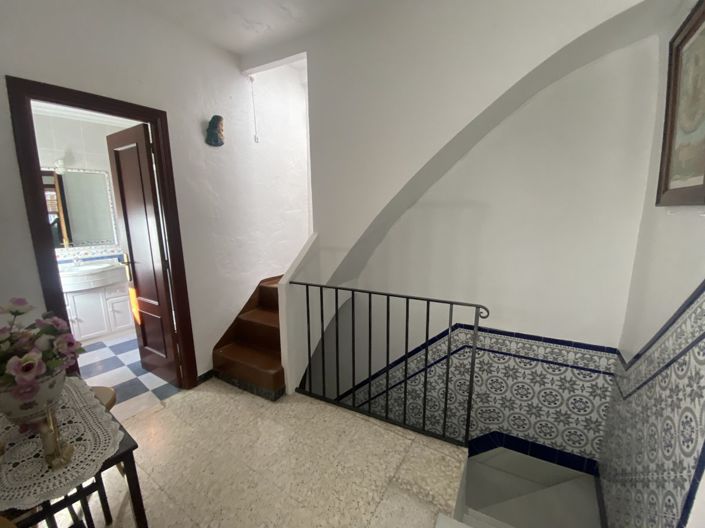 Image No.17-4 Bed Townhouse for sale