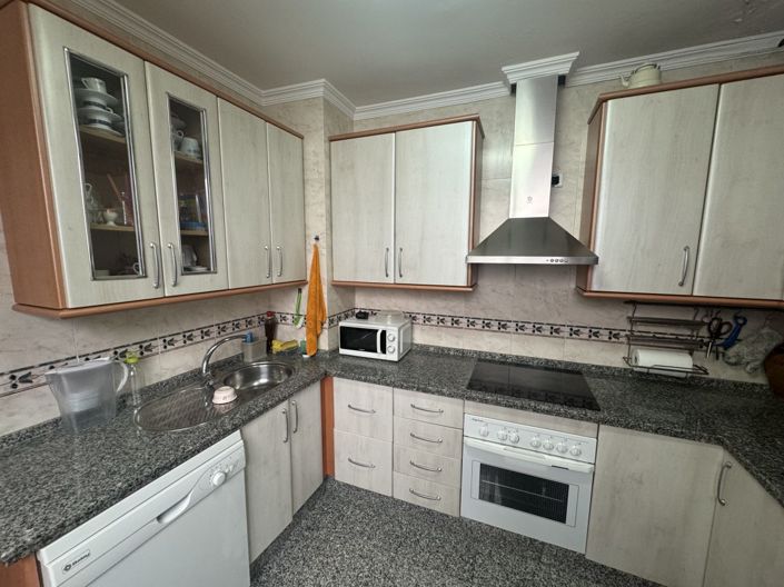 Image No.12-5 Bed Townhouse for sale