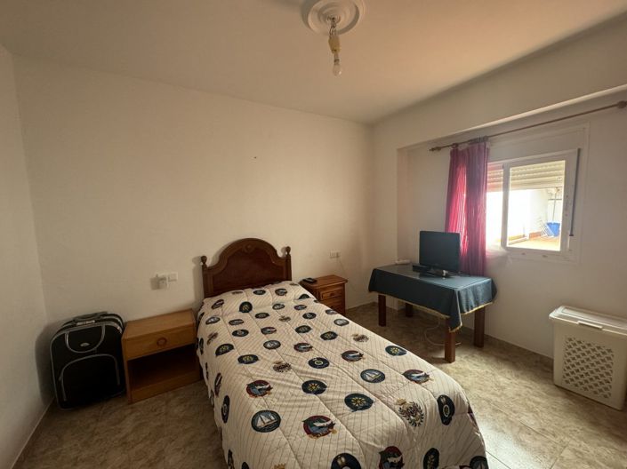 Image No.22-5 Bed Townhouse for sale