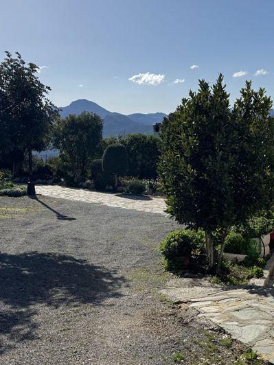 Image No.39-6 Bed Property for sale