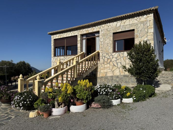 Image No.41-6 Bed Property for sale