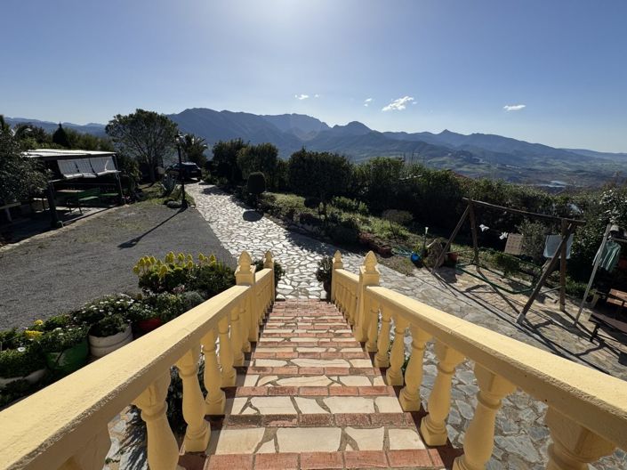 Image No.19-6 Bed Property for sale