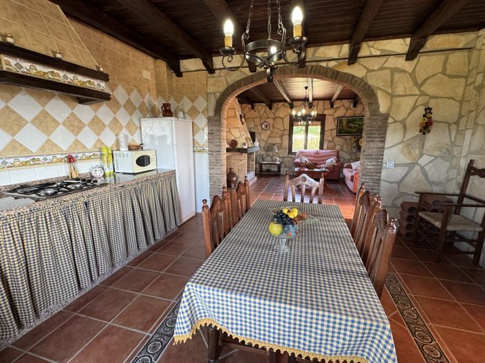 Image No.21-6 Bed Property for sale