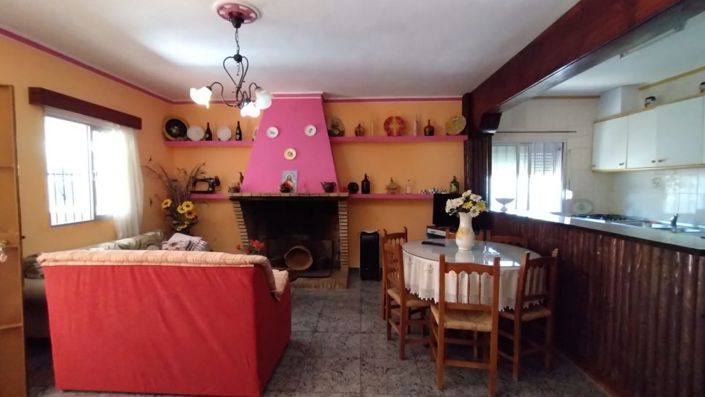 Image No.10-6 Bed Property for sale