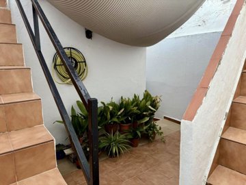 08c13e46-74a9-46c7-9e75-6d12743aaf72-1200x900