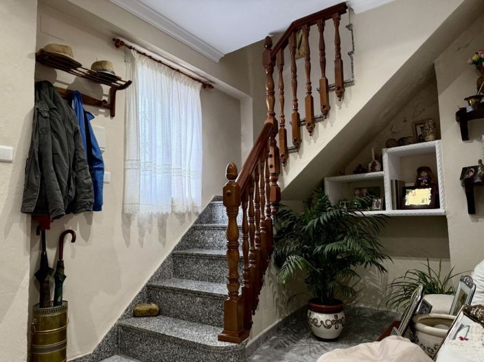 Image No.2-4 Bed Townhouse for sale