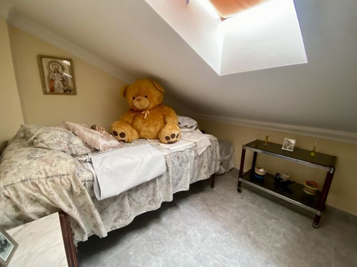 Image No.30-4 Bed Townhouse for sale