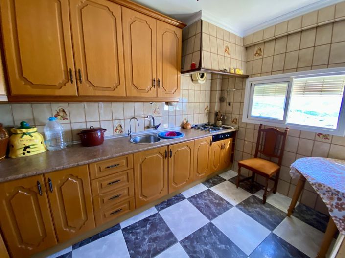 Image No.12-4 Bed Townhouse for sale