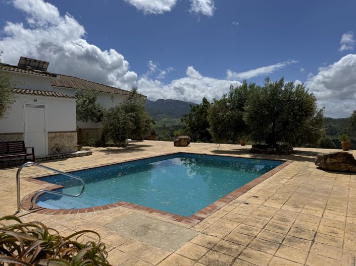 Image No.18-2 Bed Property for sale