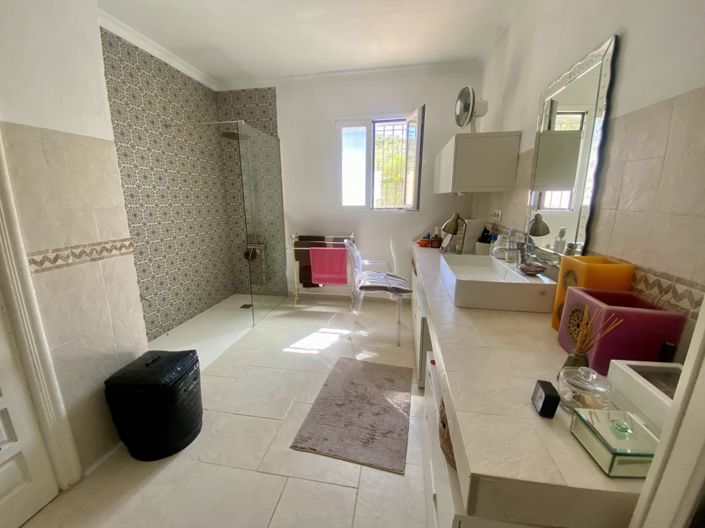 Image No.49-2 Bed Property for sale