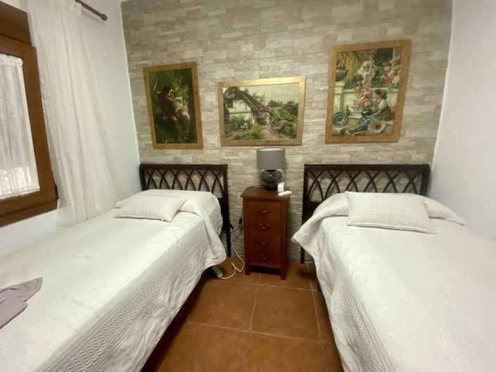 Image No.11-3 Bed Property for sale