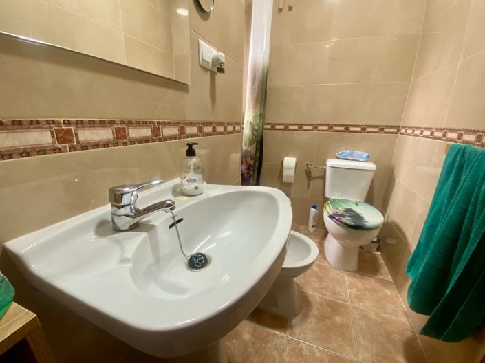 Image No.13-3 Bed Property for sale