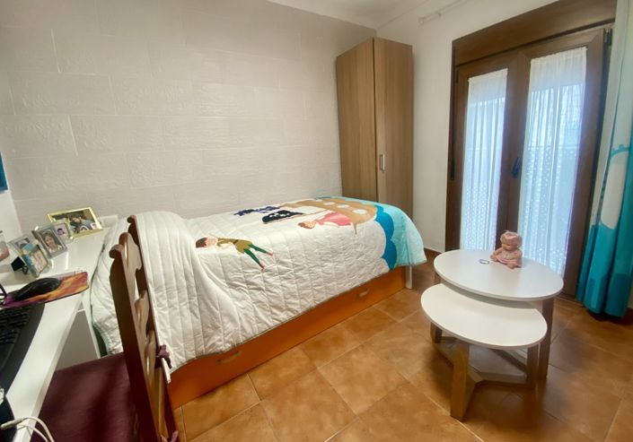 Image No.14-3 Bed Property for sale