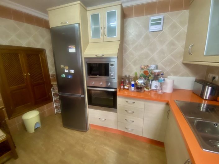 Image No.5-3 Bed Property for sale