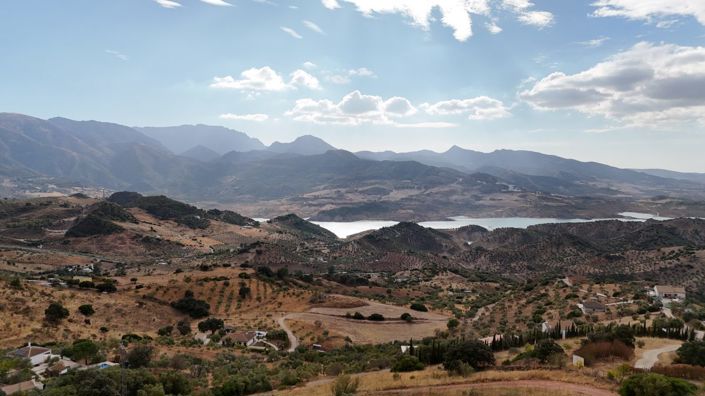 Image No.11-4 Bed Property for sale