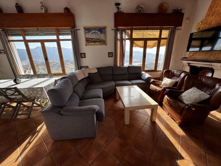 Image No.37-4 Bed Property for sale