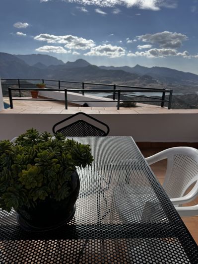 Image No.43-4 Bed Property for sale