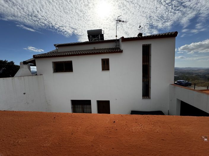 Image No.48-4 Bed Property for sale