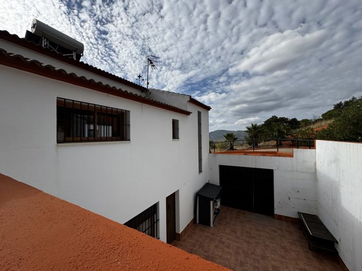 Image No.49-4 Bed Property for sale