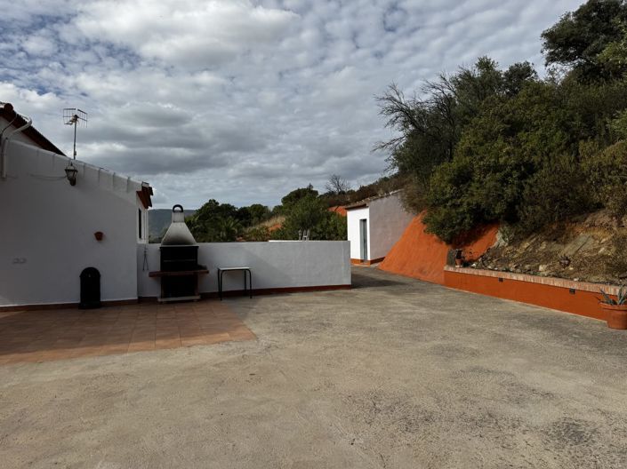 Image No.50-4 Bed Property for sale