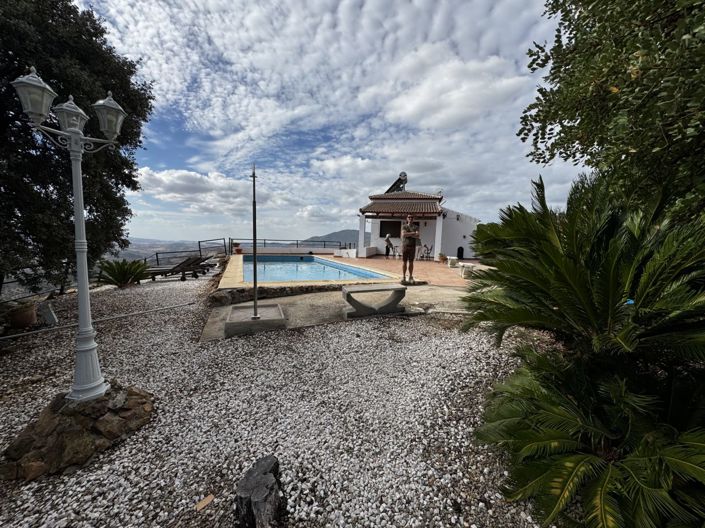 Image No.51-4 Bed Property for sale