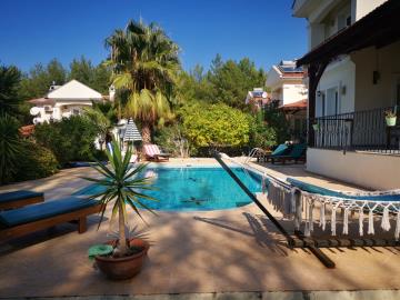 2--private-pool-and-garden