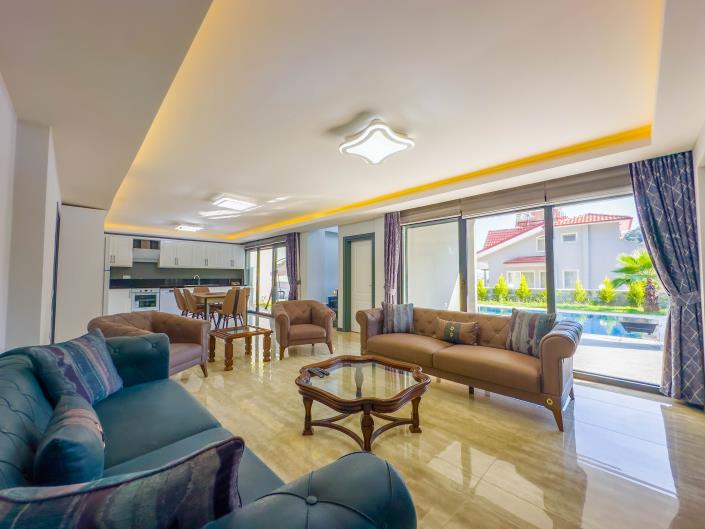 Image No.5-5 Bed Villa / Detached for sale