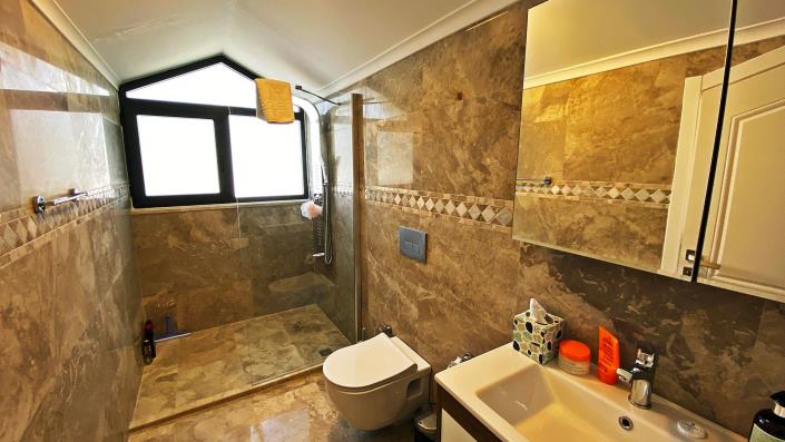 Image No.9-4 Bed Villa / Detached for sale