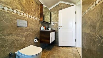 e9601ff4-b5ff-4413-86a4-c0efb606763d