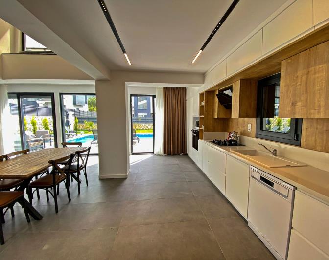 Image No.19-4 Bed Villa / Detached for sale