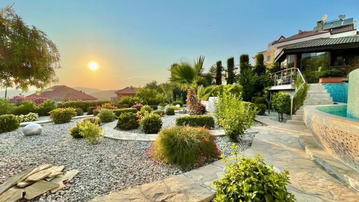 Image No.3-4 Bed Villa / Detached for sale