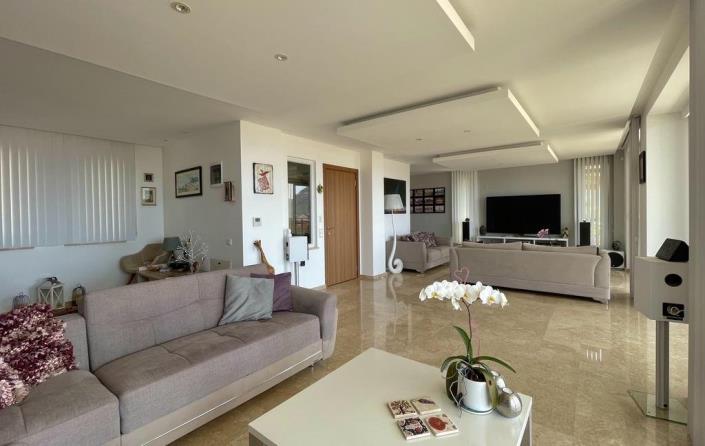 Image No.23-4 Bed Villa / Detached for sale