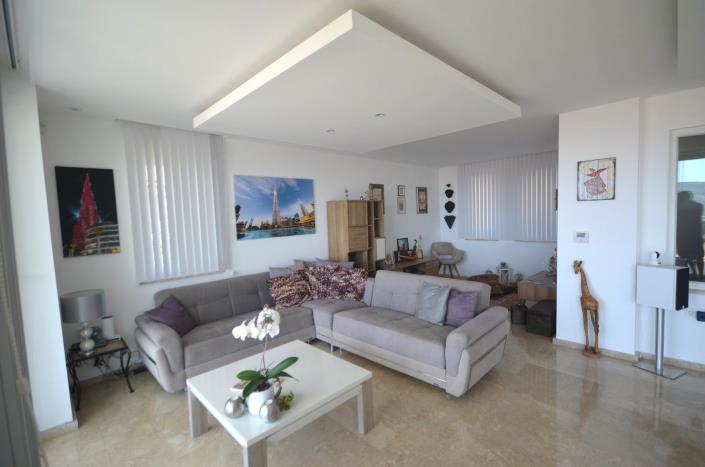 Image No.28-4 Bed Villa / Detached for sale