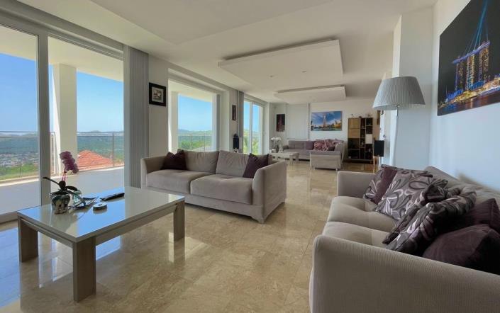 Image No.29-4 Bed Villa / Detached for sale