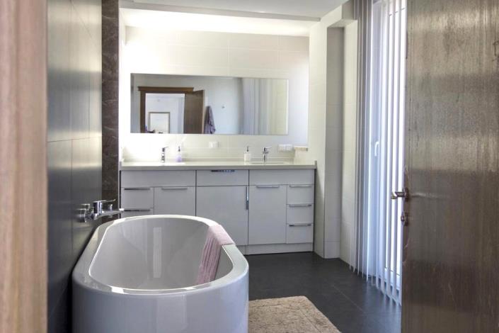 Image No.37-4 Bed Villa / Detached for sale