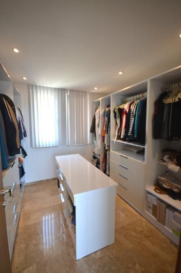 Image No.38-4 Bed Villa / Detached for sale