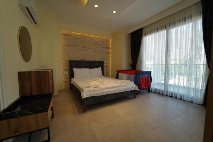 Image No.13-4 Bed Villa / Detached for sale